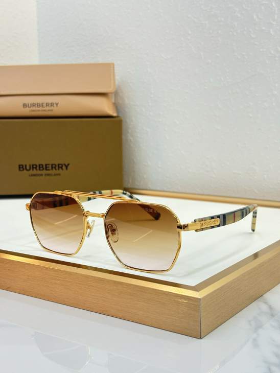 Picture of Burberry Sunglasses _SKUfw80882150fw